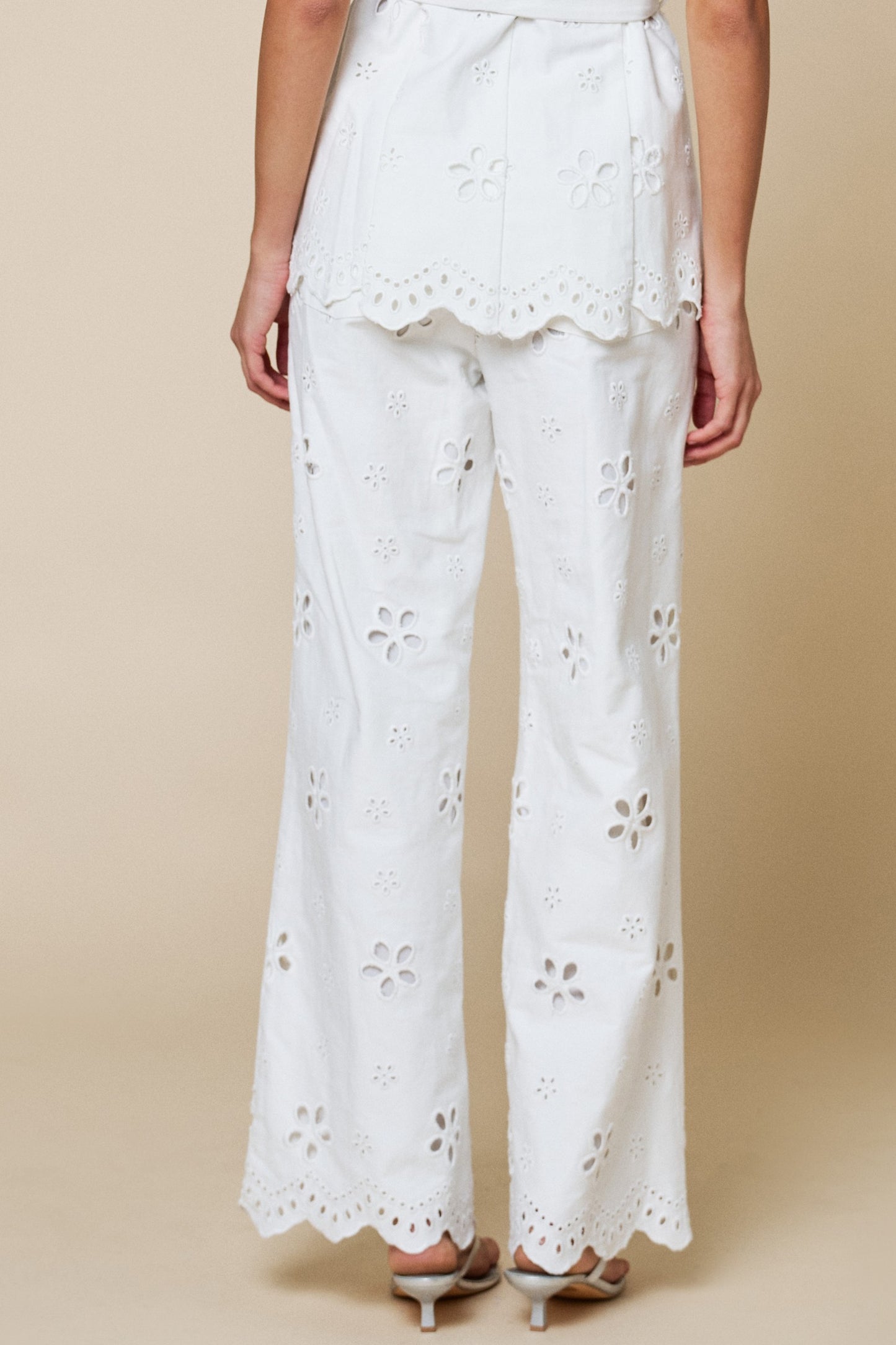 Floral Embroidery Pant