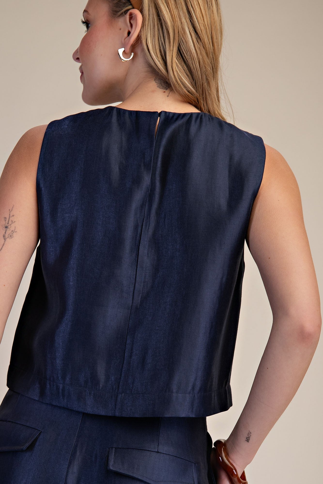 Button wrap top