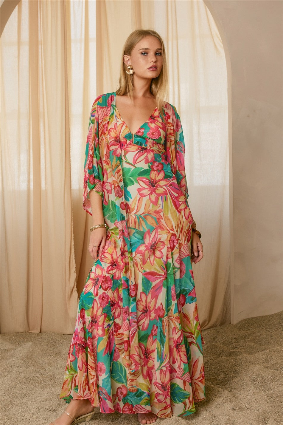 Hibiscus garden kimono top