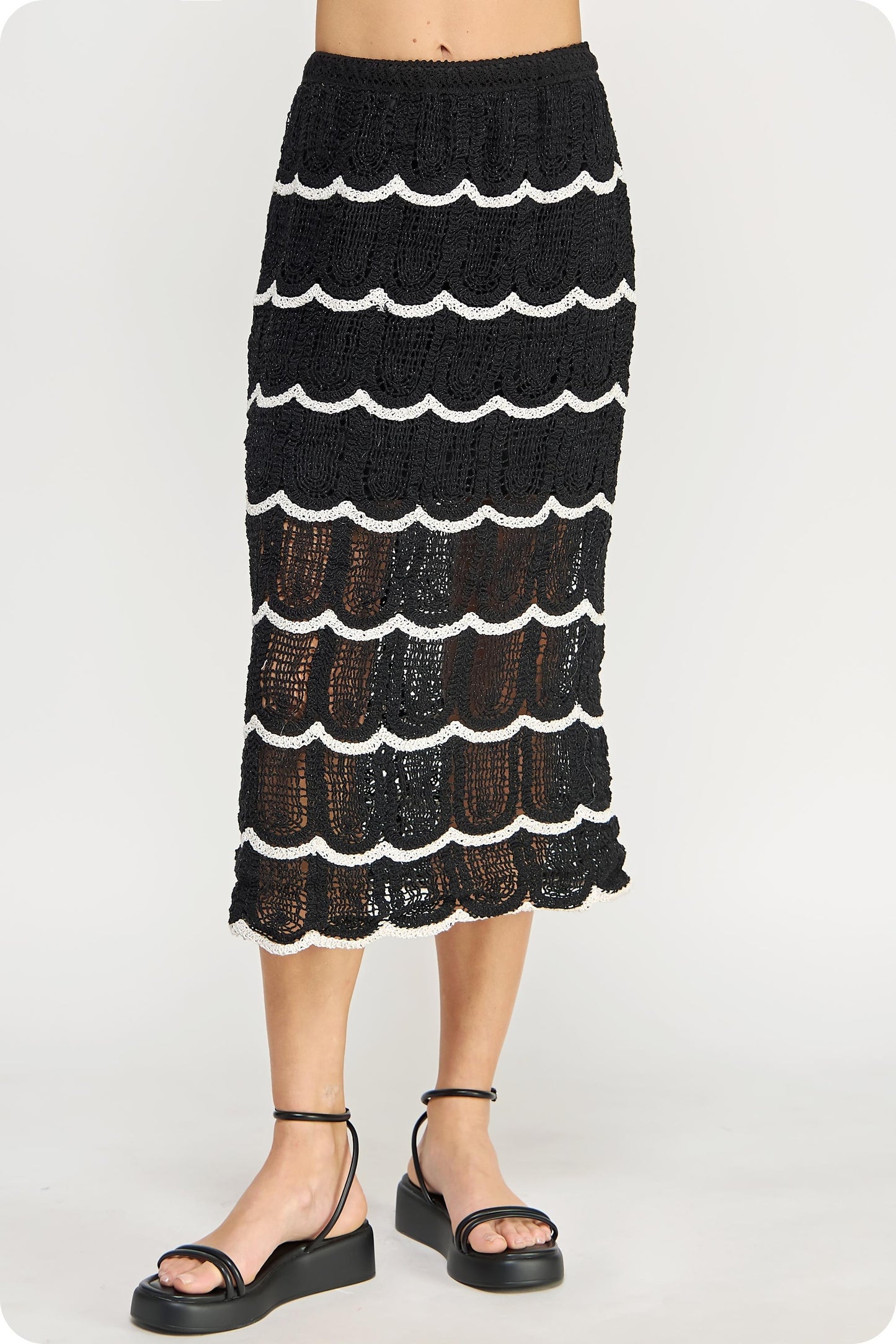 Black and white crochet set
