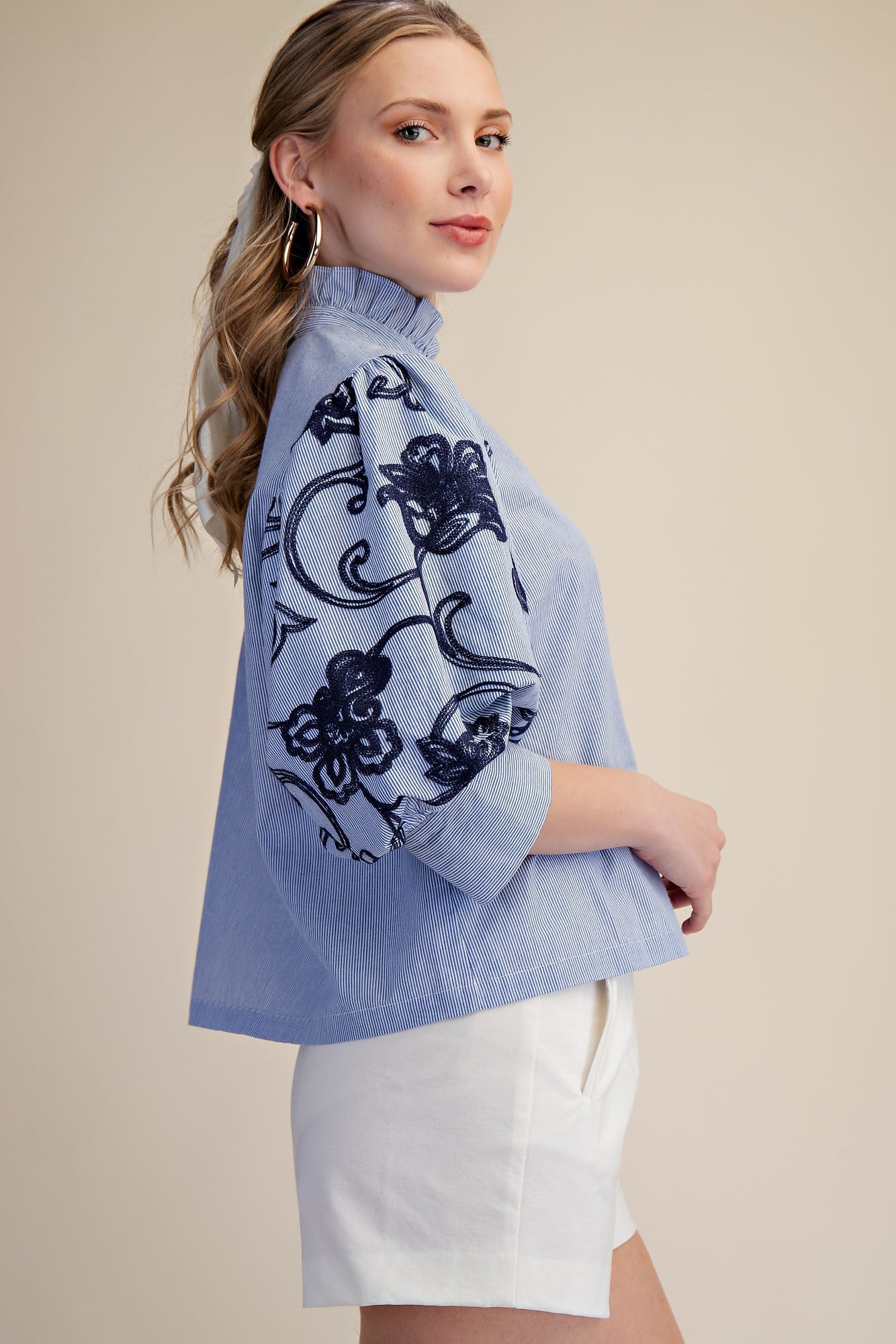 Puff Embroidery Blouse