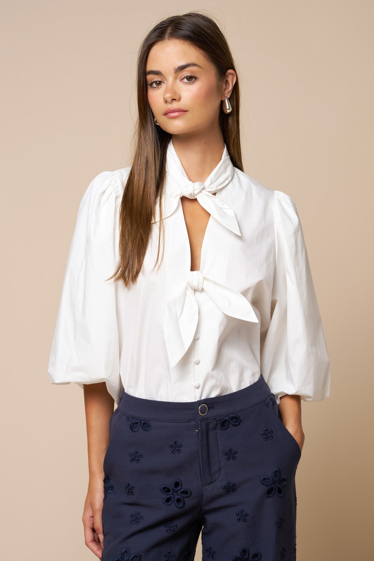 White chic top